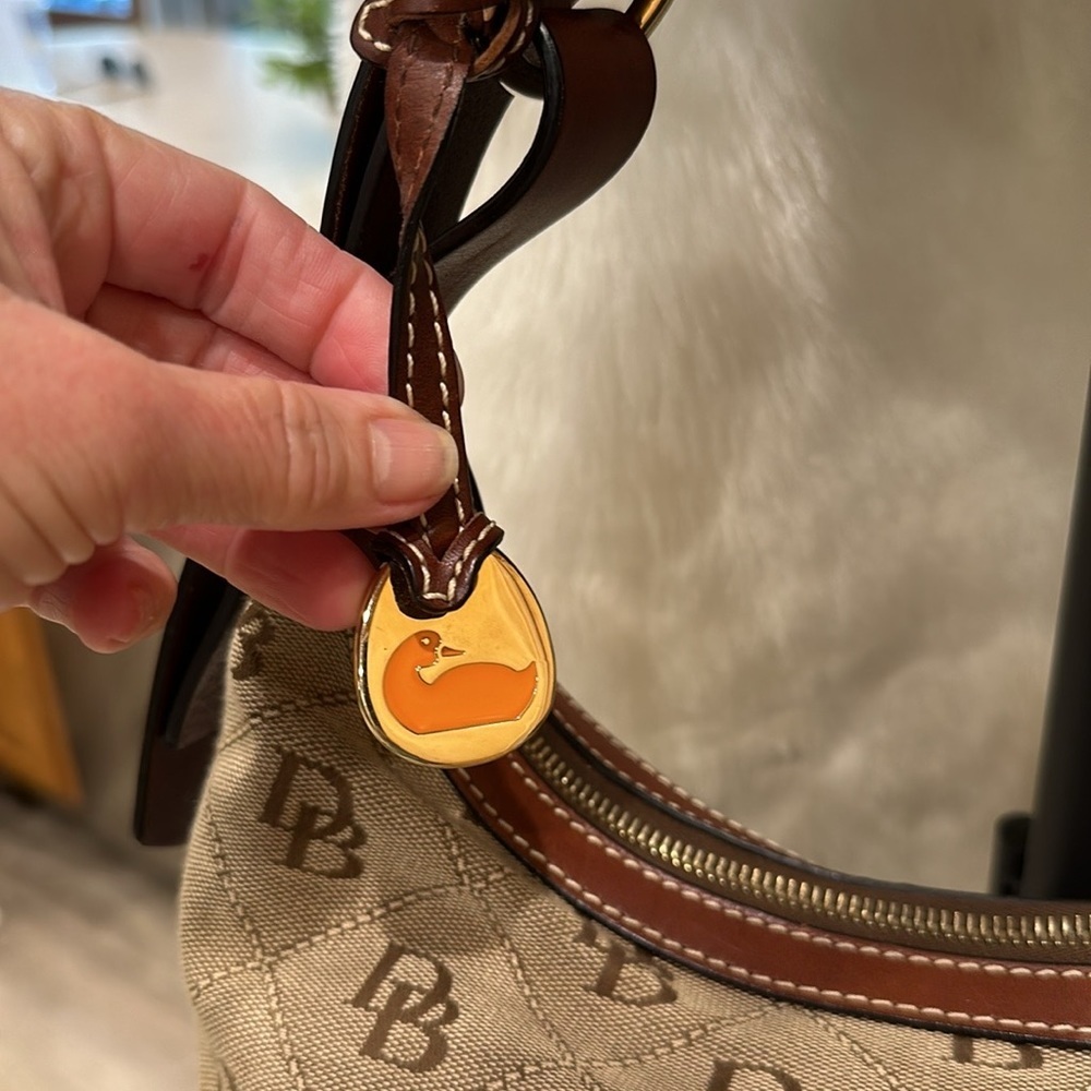 Dooney and bourke ladies shoulder bag in brown - Picture 7 of 12